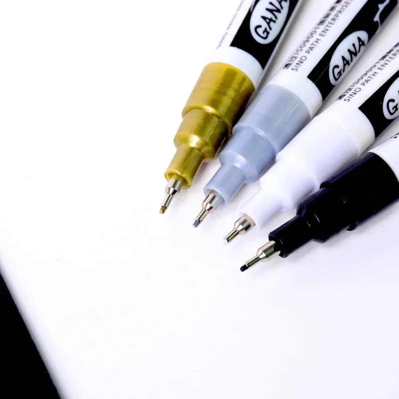 Whiteboard Marker Set - 4 ピース/セット油性白黒油性ペイントマーカーペン 0.7 ミリメートル極細防水、岩絵、木材、金属、キャンバス用